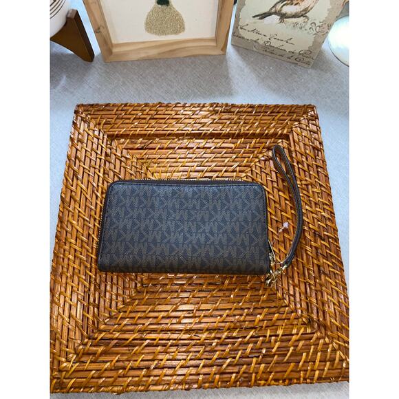 NWT $158 Jet Set Travel Michael Kors Monogram MK Zip Wristlet Brown Gold Wallet - Picture 4 of 8